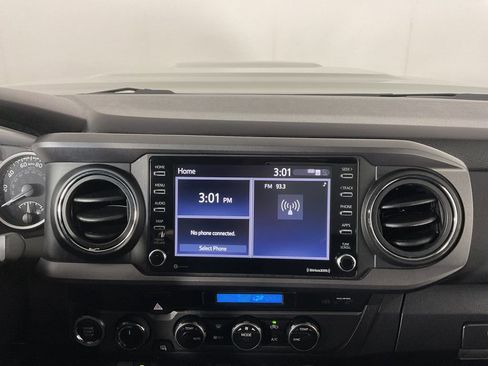 Used 2023 Toyota Tacoma TRD Sport image 13