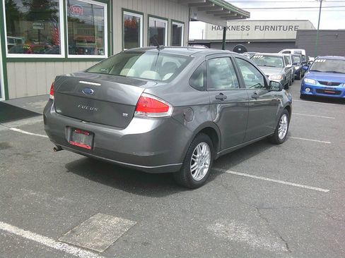 Used 2011 Ford Focus SE image 4