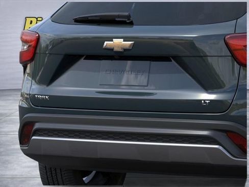 New 2026 Chevrolet Trax LT FWD image 14