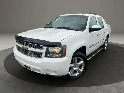 Used 2012 Chevrolet Avalanche LTZ AWD/4WD image 2
