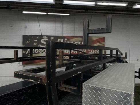 Used 2015 Ford F250 XL w/ Power Equipment Group image 24