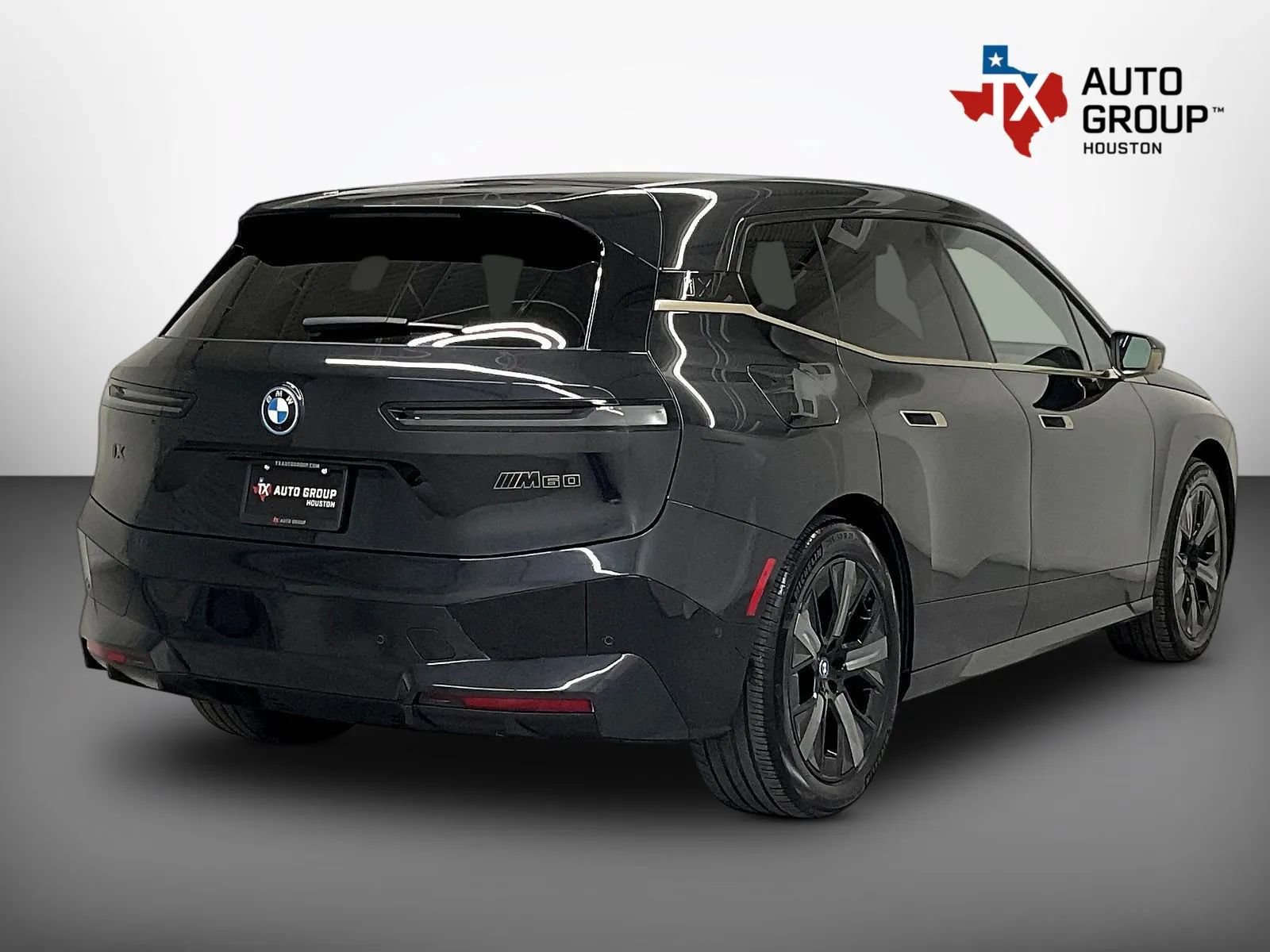 Used 2023 BMW iX M60 w/ Executive Package AWD/4WD image 5