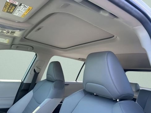 Used 2025 Toyota RAV4 XLE Premium AWD/4WD image 19