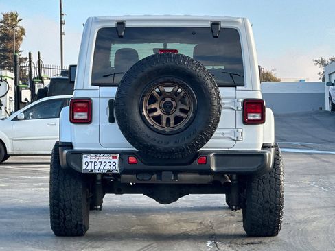 Used 2021 Jeep Wrangler Unlimited Sahara image 6