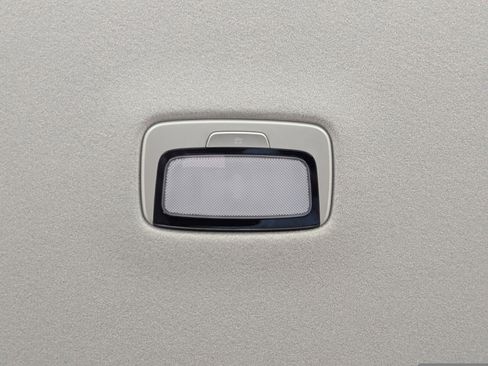 Used 2024 Kia Niro LX image 16