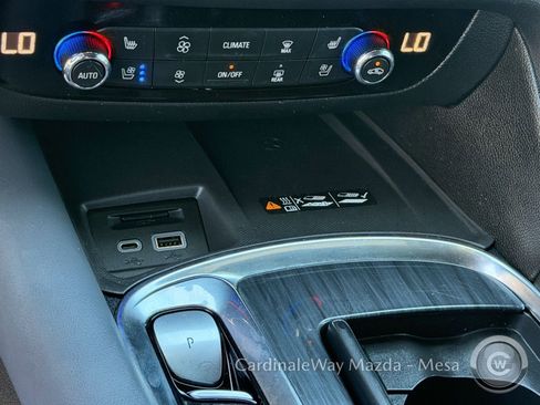 Used 2024 Buick Enclave Premium AWD/4WD image 31