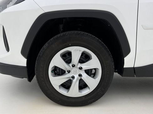 Used 2022 Toyota RAV4 LE image 25