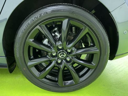 Used 2021 MAZDA MAZDA3 Hatchback w/Premium Plus Pkg image 15