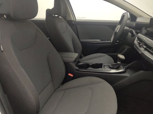 Used 2025 Kia K4 FWD image 21