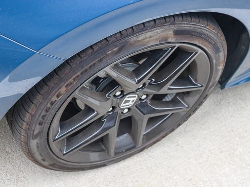 Used 2025 Honda Civic Sport image 16