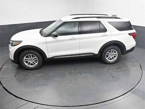New 2025 Ford Explorer Active image 19