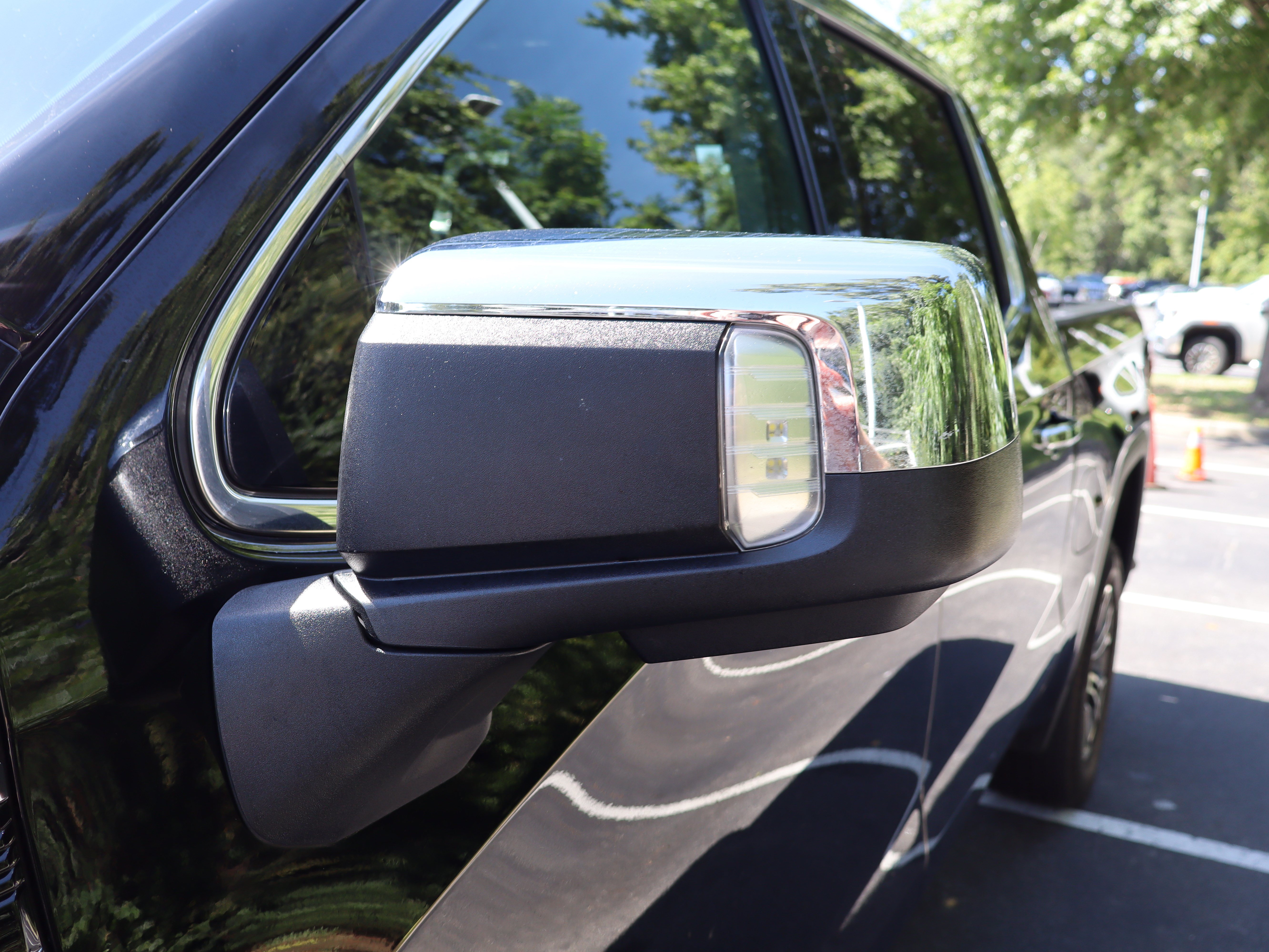 Used 2025 GMC Sierra 1500 SLT RWD image 17
