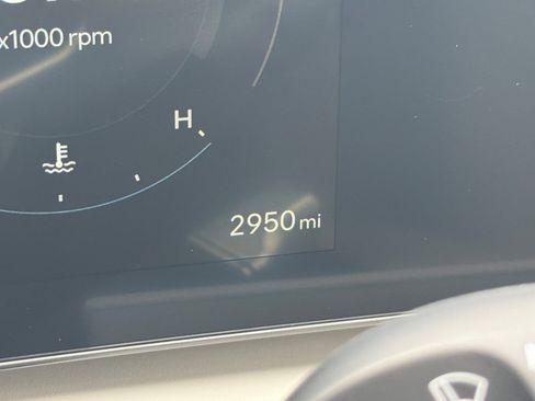 Certified 2025 Hyundai Tucson Limited AWD/4WD image 29