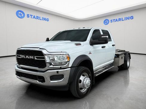Used 2024 RAM 5500 Tradesman w/ Chrome Appearance Group AWD/4WD image 16
