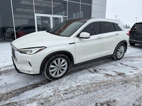 Used 2019 INFINITI QX50 Essential w/ Premium Heat Package image 8