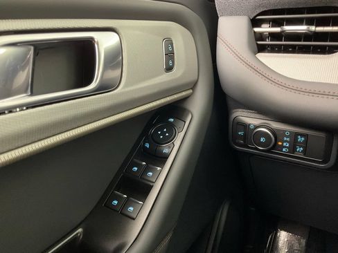 New 2026 Ford Explorer Active w/ Active Comfort Package RWD image 21