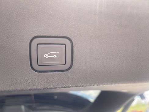 Certified 2023 Cadillac XT6 Premium Luxury w/ LPO, Floor Liner Package AWD/4WD image 17