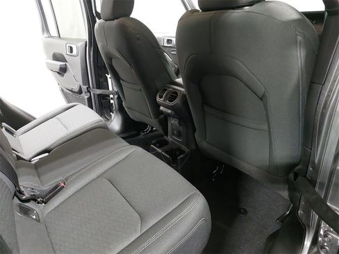 Used 2022 Jeep Gladiator Sport image 11