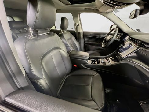 Used 2023 Jeep Grand Cherokee Laredo w/ Luxury Tech Group I image 27