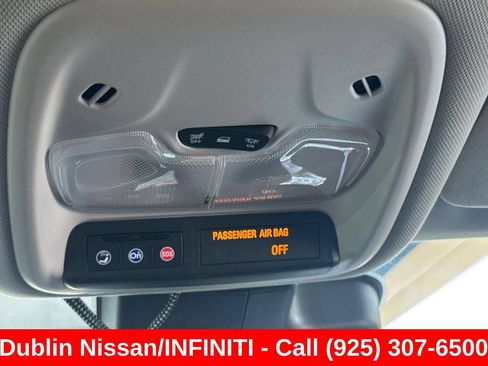 Used 2023 Chevrolet Bolt EUV LT FWD image 25