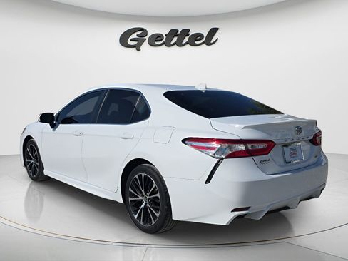 Used 2020 Toyota Camry SE FWD image 7