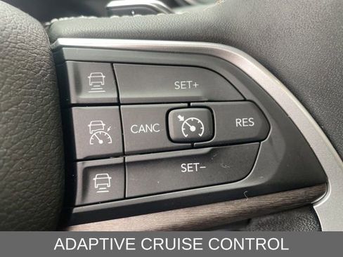 Used 2023 Jeep Grand Cherokee L Limited image 13