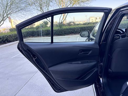 Used 2023 Toyota Corolla LE FWD image 12