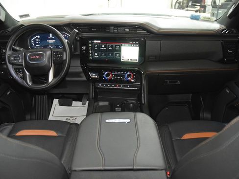 Used 2025 GMC Sierra 2500 AT4 w/ AT4 Premium Plus Package AWD/4WD image 30