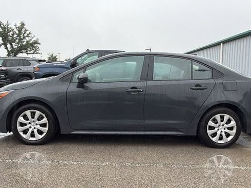 Used 2025 Toyota Corolla LE image 10