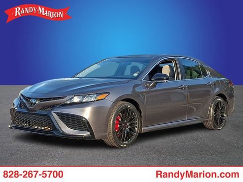 Used 2023 Toyota Camry SE FWD image 1