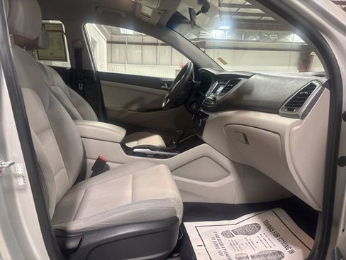 Used 2018 Hyundai Tucson SE image 10