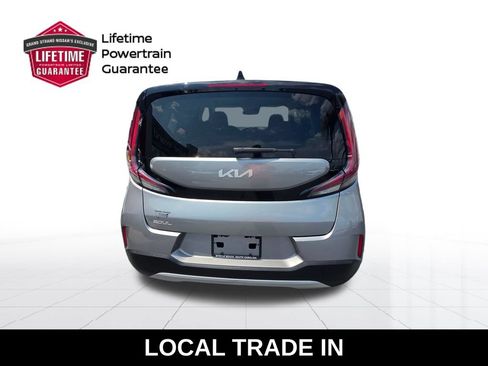 Used 2023 Kia Soul LX w/ LX Technology Package FWD image 9