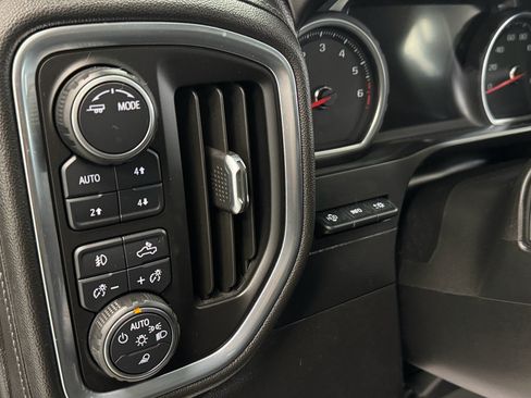 Used 2021 Chevrolet Silverado 1500 LTZ w/ Technology Package AWD/4WD image 17
