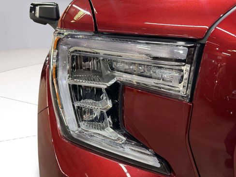 Used 2021 GMC Sierra 1500 AT4 w/ AT4 Premium Package AWD/4WD image 12