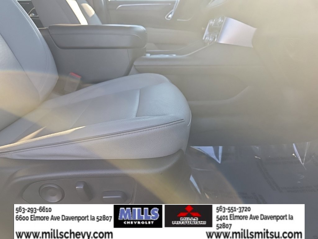 Used 2023 GMC Yukon XL SLT w/ SLT Premium Package AWD/4WD image 33