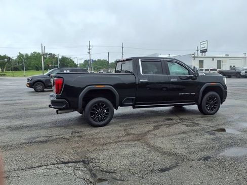 Used 2021 GMC Sierra 2500 Denali w/ Denali Black Diamond Edition AWD/4WD image 18