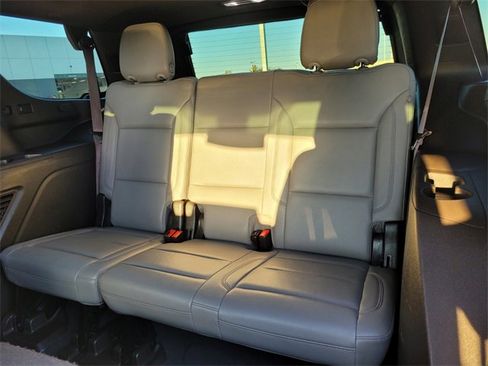 Used 2022 Chevrolet Tahoe Z71 w/ Luxury Package image 12