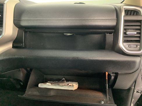 Used 2019 RAM 1500 Laramie AWD/4WD image 38