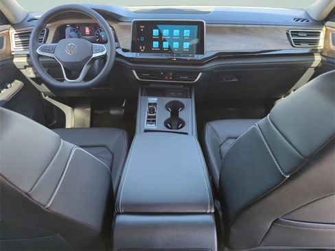 New 2026 Volkswagen Atlas SE image 18