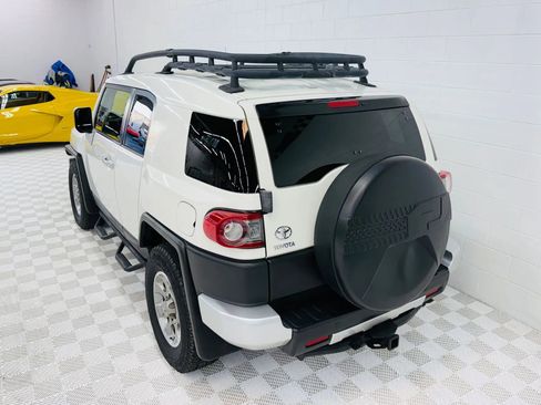Used 2012 Toyota FJ Cruiser 2WD w/ Upgrade Pkg image 15