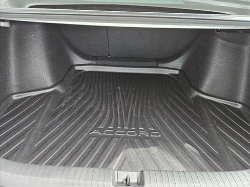 Used 2024 Honda Accord EX-L image 6