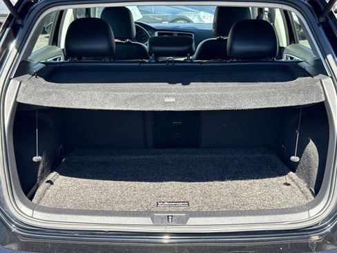 Used 2017 Volkswagen Golf Wolfsburg Edition image 9