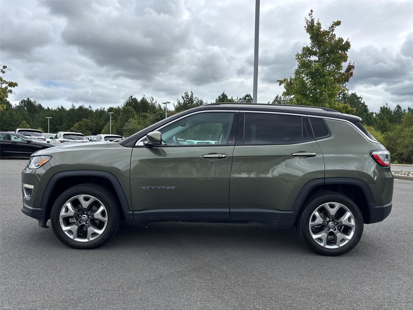 Used 2018 Jeep Compass Limited w/ Navigation Group AWD/4WD image 33