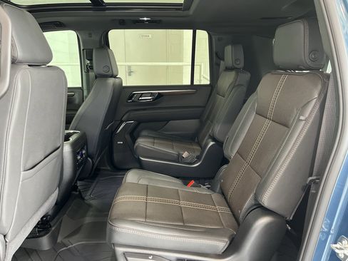 New 2026 Chevrolet Suburban High Country AWD/4WD image 16