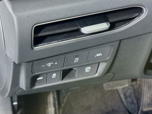 Used 2023 Hyundai Sonata SE FWD image 16