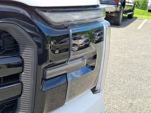 Used 2025 Ford F150 Lariat AWD/4WD image 9