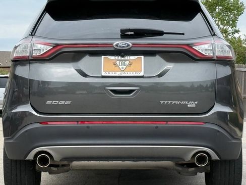 Used 2018 Ford Edge Titanium w/ Technology Package AWD/4WD image 3
