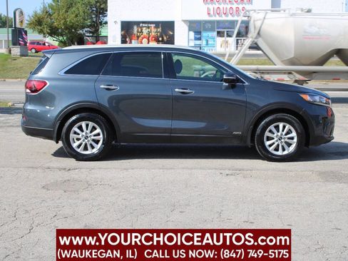 Used 2020 Kia Sorento LX w/ LX I4 Convenience Package image 4