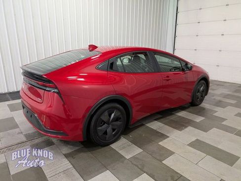 Used 2025 Toyota Prius LE image 4