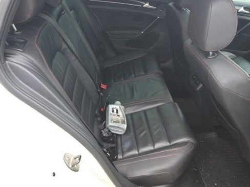 Used 2015 Volkswagen GTI SE image 28